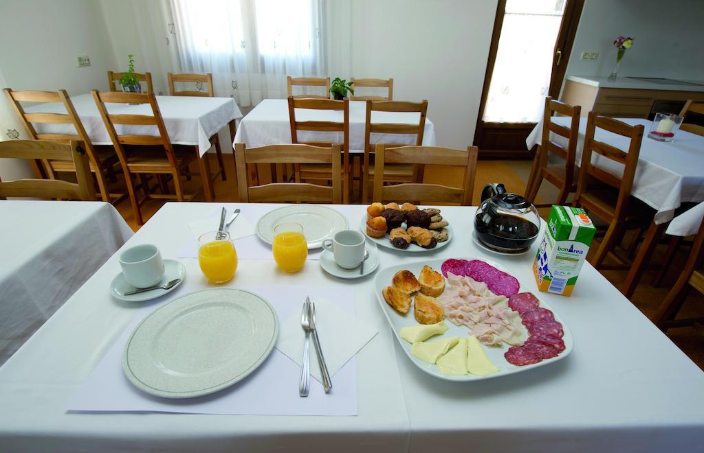 Hostal Palouet De Segarra Zewnętrze zdjęcie